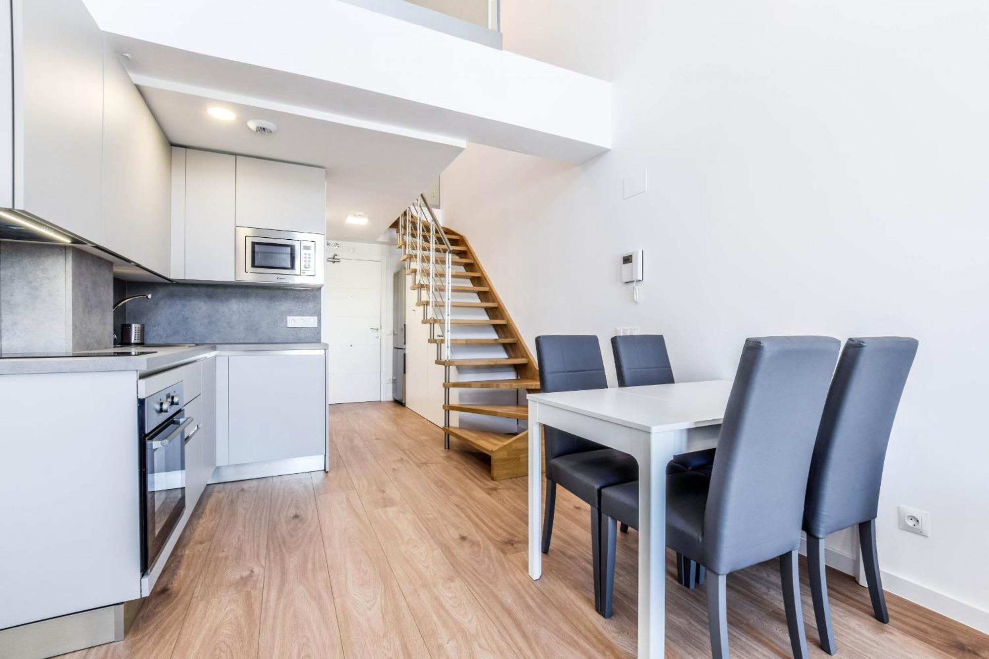 Apartamentos Reformados Con Garajes Incluido Сан-Себастиан-де-лос-Рейес Экстерьер фото