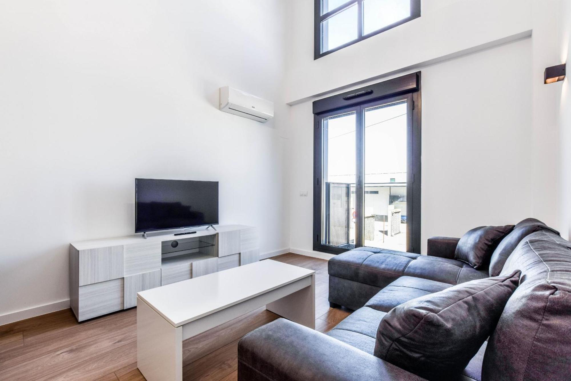 Apartamentos Reformados Con Garajes Incluido Сан-Себастиан-де-лос-Рейес Экстерьер фото